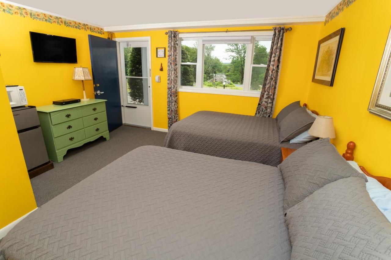 Governor's Rock Motel Shaftsbury Exteriör bild
